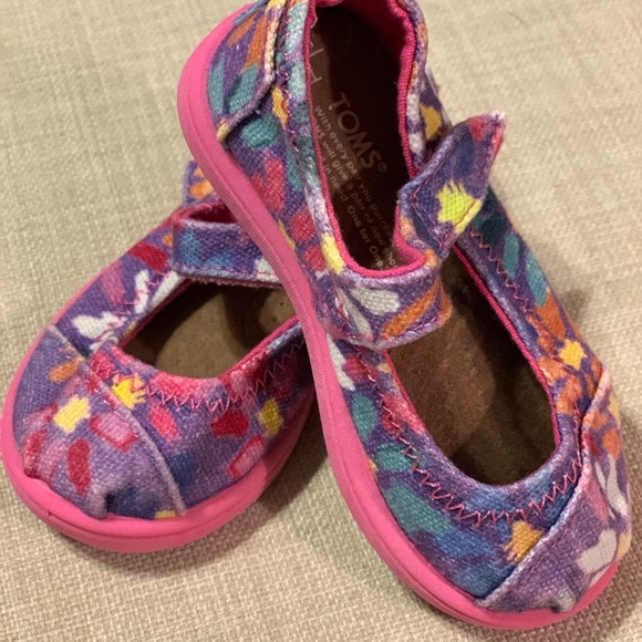 🌺 2 Pairs of Toms Maryjanes 🌸 Toddler Sz 5 - Picture 6 of 7